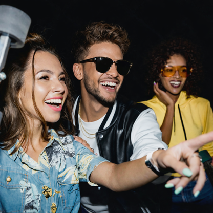 Lila Zahnpasta by Smilory® in a tube, featuring a vibrant purple color and sleek design.